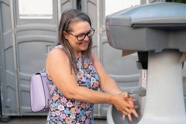 Best Porta potty rental near me  in Bell Nyon, CA